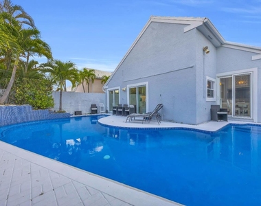 39 Dorchester Circle - Photo Thumbnail 15
