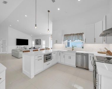 39 Dorchester Circle - Photo Thumbnail 5