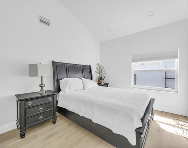39 Dorchester Circle - Photo Thumbnail 13
