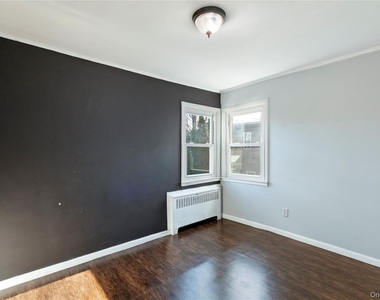 75 South Street - Photo Thumbnail 4