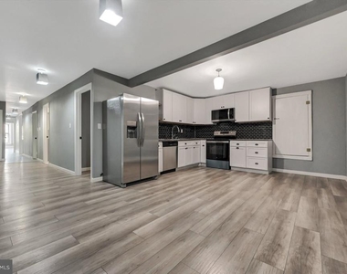 128a E Broad Street - Photo Thumbnail 21