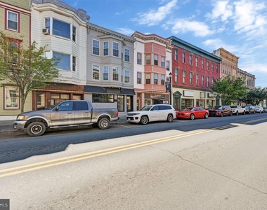 128a E Broad Street - Photo Thumbnail 1