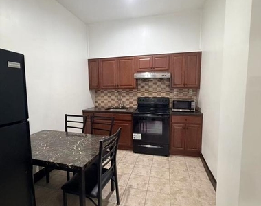 4428 Chestnut Street - Photo Thumbnail 2