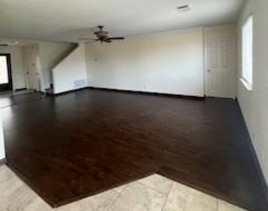 14909 Nuttall Dr - Photo Thumbnail 3