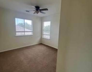 14909 Nuttall Dr - Photo Thumbnail 9