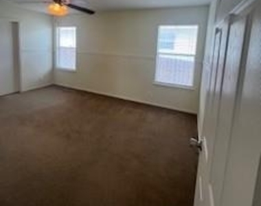 14909 Nuttall Dr - Photo Thumbnail 5