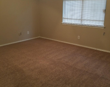 7902 Arbor Glen Road - Photo Thumbnail 5