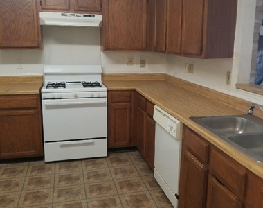 7902 Arbor Glen Road - Photo Thumbnail 6