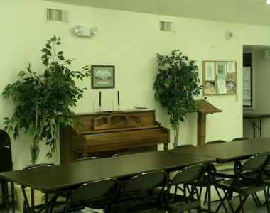 101 Seniors Avenue - Photo Thumbnail 5