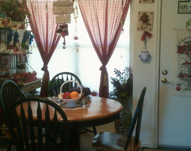 101 Seniors Avenue - Photo Thumbnail 9