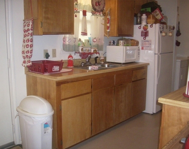 101 Seniors Avenue - Photo Thumbnail 13