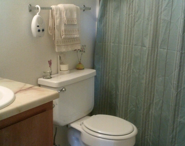 101 Seniors Avenue - Photo Thumbnail 17