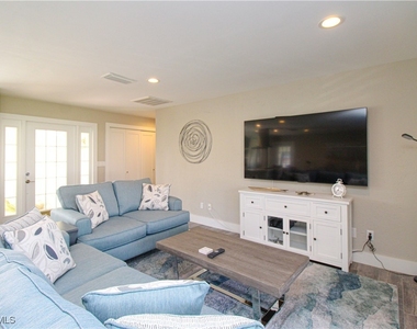 1353 Pelican Avenue - Photo Thumbnail 11