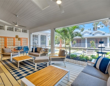 67 8th Avenue S - Photo Thumbnail 3