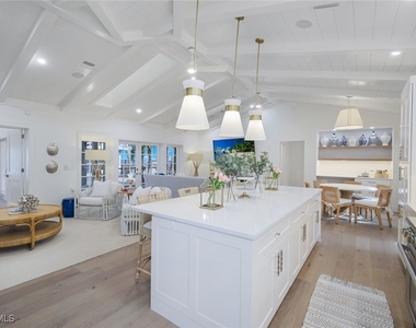 67 8th Avenue S - Photo Thumbnail 9