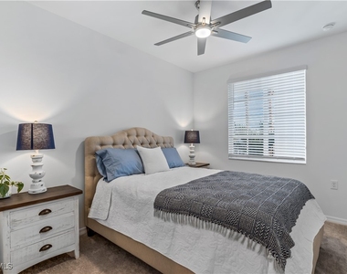 43030 Greenway Boulevard - Photo Thumbnail 8