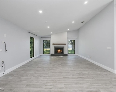 6161 Waxmyrtle Way - Photo Thumbnail 5