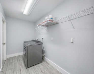 6161 Waxmyrtle Way - Photo Thumbnail 21