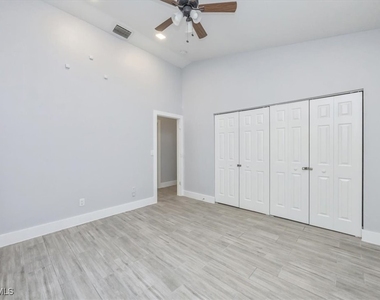 6161 Waxmyrtle Way - Photo Thumbnail 13