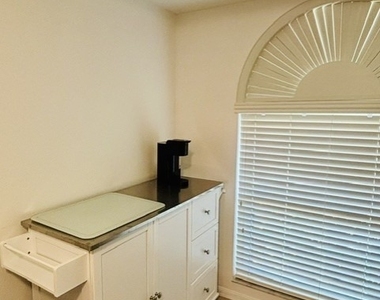 605 Augusta Boulevard - Photo Thumbnail 7