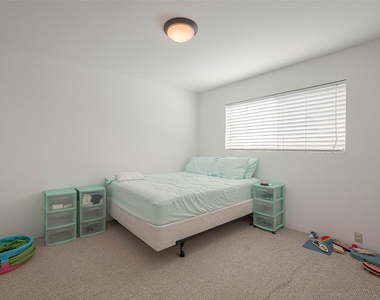 2201 Fountain View Drive - Photo Thumbnail 23