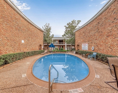 2201 Fountain View Drive - Photo Thumbnail 29