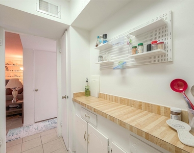 2201 Fountain View Drive - Photo Thumbnail 19
