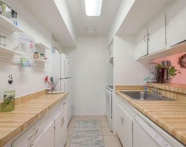 2201 Fountain View Drive - Photo Thumbnail 15