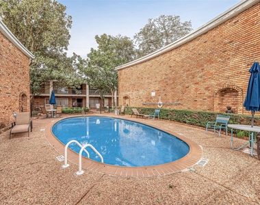2201 Fountain View Drive - Photo Thumbnail 27