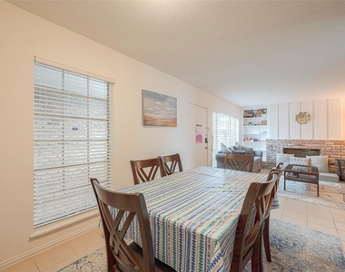 2201 Fountain View Drive - Photo Thumbnail 13