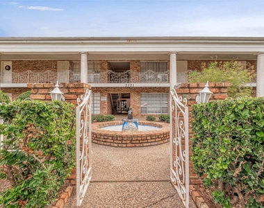 2201 Fountain View Drive - Photo Thumbnail 2