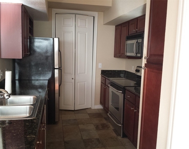 7575 Kirby Drive - Photo Thumbnail 1