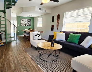 10213 N Ojus Drive - Photo Thumbnail 1