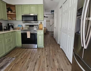 10213 N Ojus Drive - Photo Thumbnail 8