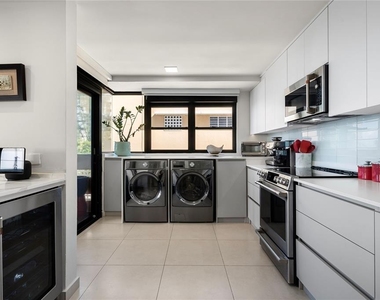 1510 Ashford Avenue - Photo Thumbnail 10