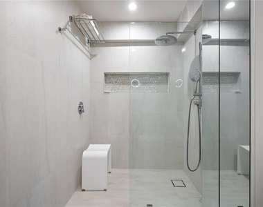 1510 Ashford Avenue - Photo Thumbnail 17