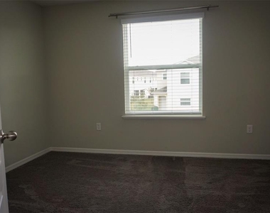 4763 Coral Castle Drive - Photo Thumbnail 3