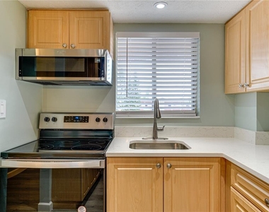 4242 Heron Way - Photo Thumbnail 7