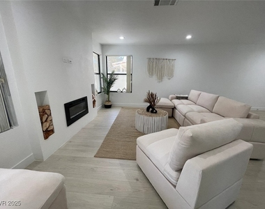 3004 Ocean View Drive - Photo Thumbnail 10