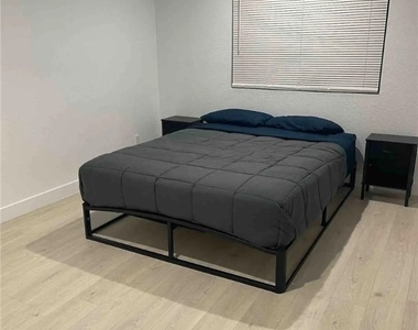 3004 Ocean View Drive - Photo Thumbnail 8