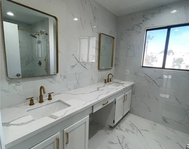 3004 Ocean View Drive - Photo Thumbnail 16