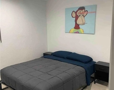 3004 Ocean View Drive - Photo Thumbnail 2