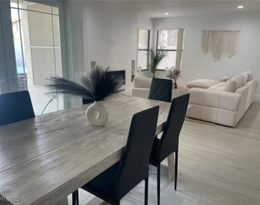 3004 Ocean View Drive - Photo Thumbnail 17