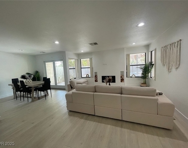 3004 Ocean View Drive - Photo Thumbnail 22