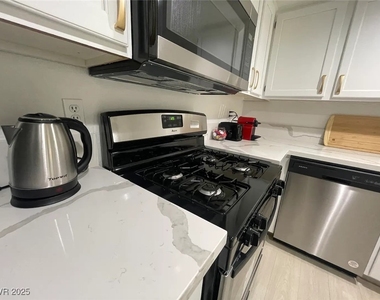 3004 Ocean View Drive - Photo Thumbnail 25