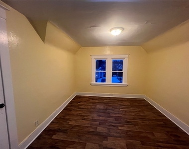 155 Willow Street - Photo Thumbnail 3