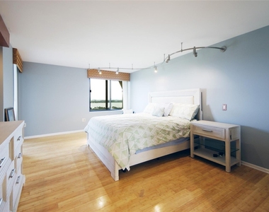 2480 Presidential Way - Photo Thumbnail 17