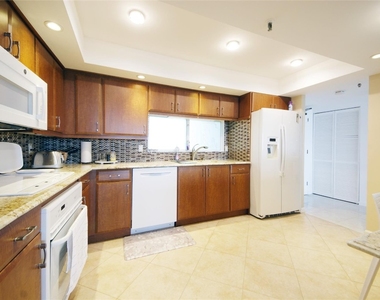 2480 Presidential Way - Photo Thumbnail 15