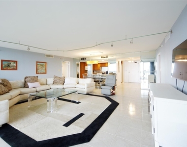 2480 Presidential Way - Photo Thumbnail 7