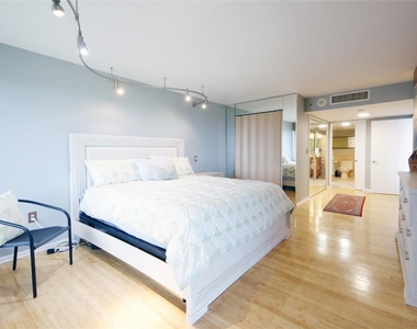 2480 Presidential Way - Photo Thumbnail 19